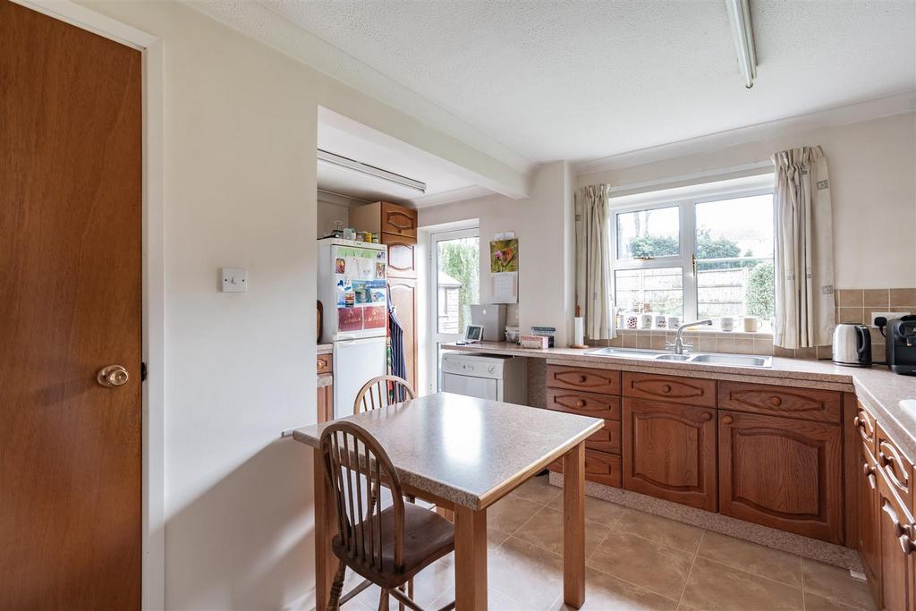 Kitchen/Breakfast Area