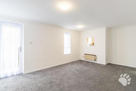 2 bedroom flat for sale, Courtney Park Road, Basildon SS16
