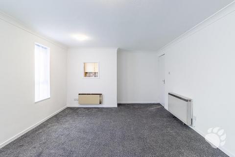 2 bedroom flat for sale, Courtney Park Road, Basildon SS16