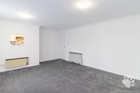 2 bedroom flat for sale, Courtney Park Road, Basildon SS16