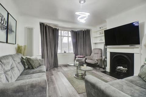 4 bedroom terraced house to rent, Leamington Avenue, Morden, SM4