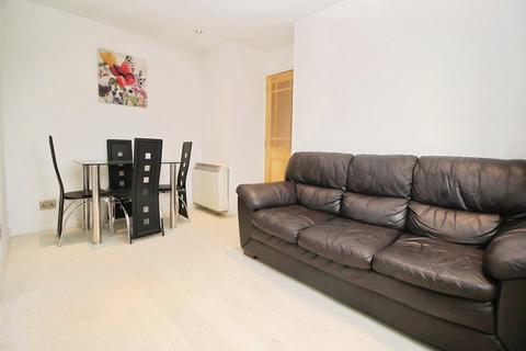 1 bedroom flat to rent, Courtlands Close, Hertfordshire WD24