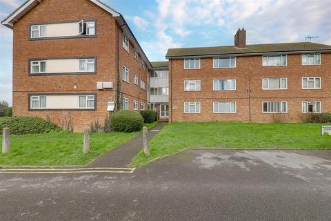 2 bedroom flat for sale, Meadway court, Worthing BN13