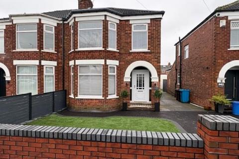3 bedroom semi-detached house to rent, Sutton Road, Hull