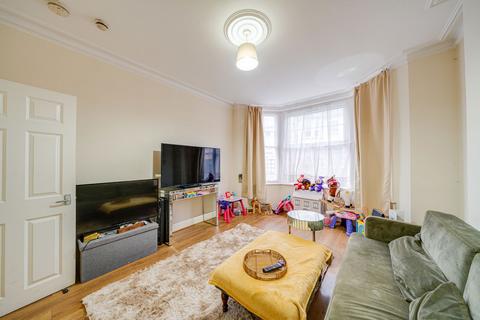 2 bedroom flat for sale, Churchmead Road, NW10