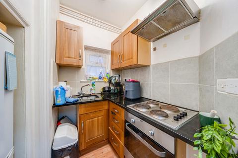 2 bedroom flat for sale, Churchmead Road, NW10