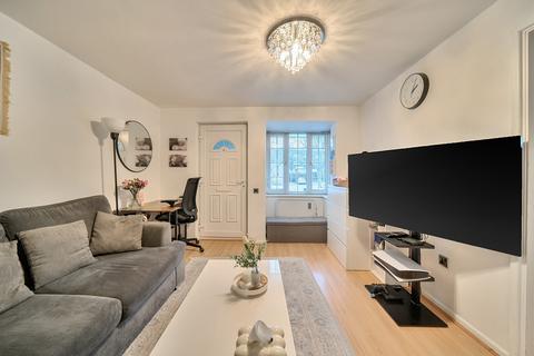 1 bedroom house for sale, Newcombe Rise, Yiewsley, West Drayton