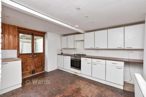 4 bedroom end of terrace house for sale, Trinity Square, Margate CT9