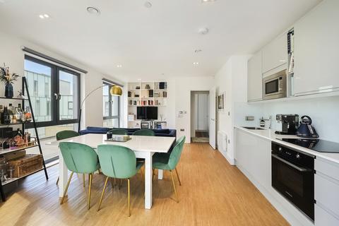 2 bedroom apartment to rent, Red Lion Square, London, SW18