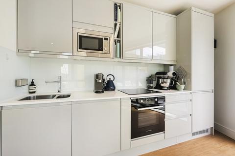 2 bedroom apartment to rent, Red Lion Square, London, SW18