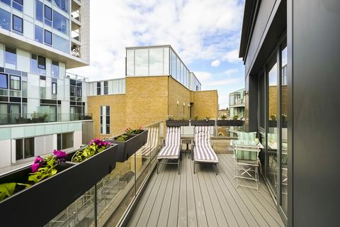 2 bedroom apartment to rent, Red Lion Square, London, SW18