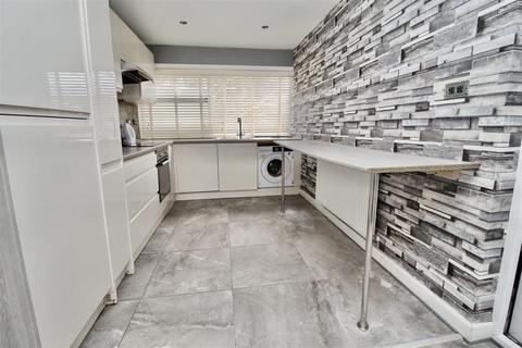 2 bedroom flat for sale, Hilleys Croft, Birmingham B37