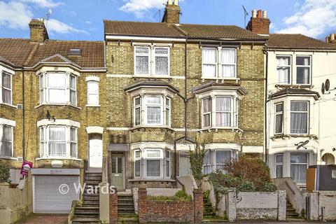3 bedroom terraced house for sale, Luton Road, Chatham, Kent