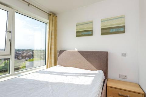 1 bedroom flat to rent, The Crescent, Gunwharf Quays, Portsmouth, PO1