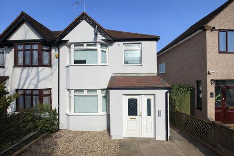 Studio to rent, Wickham Lane, London