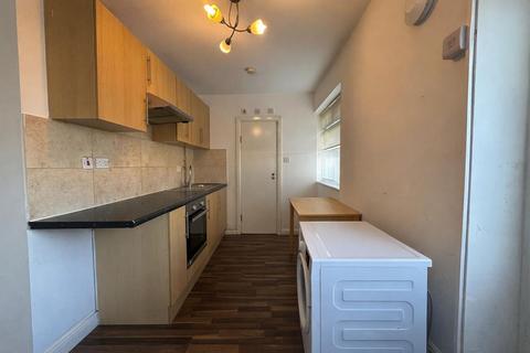 Studio to rent, Wickham Lane, London