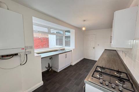 2 bedroom terraced house to rent, Broadsheath Terrace, Sunderland, SR5