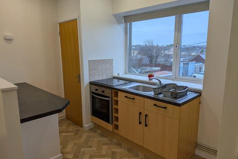 2 bedroom flat to rent, Bryn Road, Llanelli