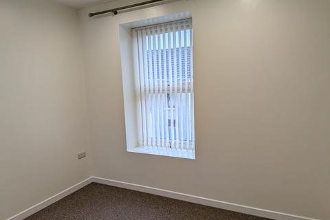 2 bedroom flat to rent, Bryn Road, Llanelli