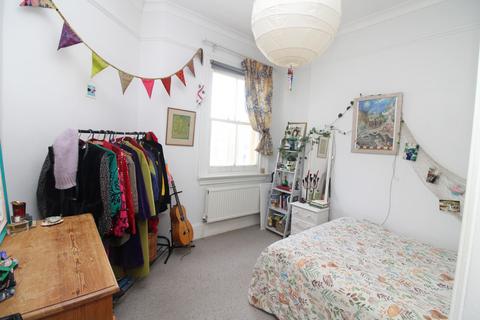 2 bedroom flat for sale, First Avenue, Hove.