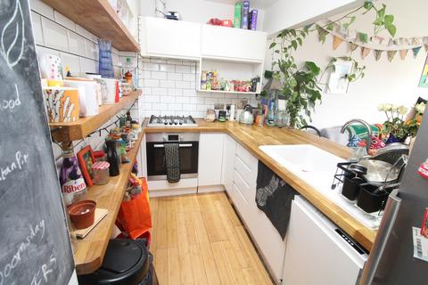 2 bedroom flat for sale, First Avenue, Hove.