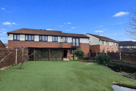 3 bedroom semi-detached house for sale, Hartwell Close, Beswick M11