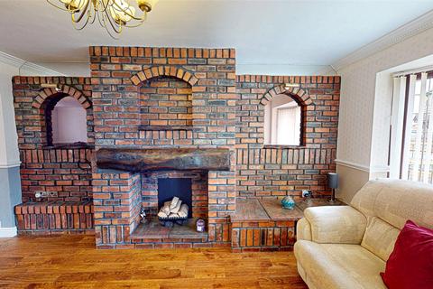 3 bedroom semi-detached house for sale, Hartwell Close, Beswick M11