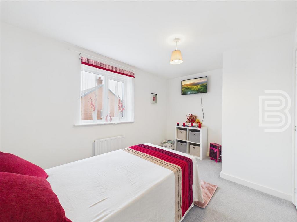 Bedroom 2 (2).jpg