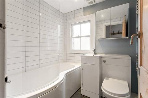 3 bedroom apartment for sale, Dalyell Road, London, SW9