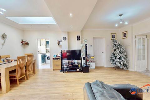 undefined, Crosslands Avn, Southall