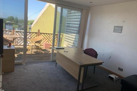 Industrial unit to rent, College Rd N Aylesbury HP22 5EZ