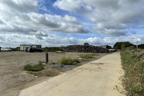 Land for sale, Scrubbs Ln Shilton OX18 4AP