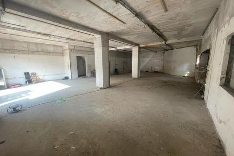 Retail property (high street) to rent, 337 Vicarage Farm Rd Hounslow TW5 0DZ