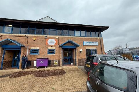 Office to rent, Royds Hall Rd Leeds LS12 6AJ