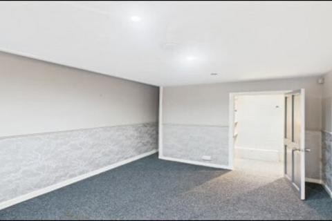 Retail property (high street) to rent, 4-10 Newdyke Rd Kirkintilloch G66 2PX