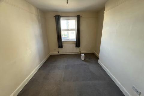 Retail property (high street) for sale, 38 Buckingham St Aylesbury HP20 2LH