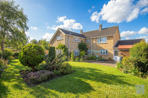 4 bedroom detached house for sale, Cranleigh Rise, Eaton