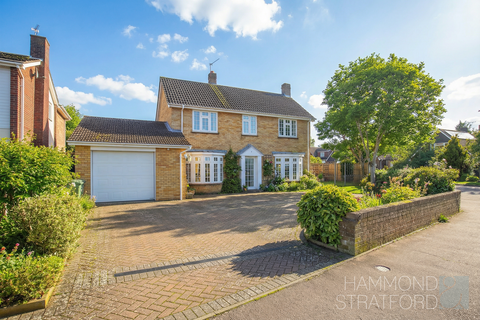4 bedroom detached house for sale, Cranleigh Rise, Eaton