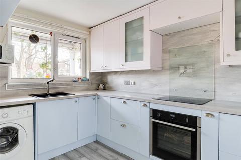 2 bedroom apartment to rent, Shetland Road, London E3