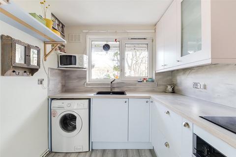 2 bedroom apartment to rent, Shetland Road, London E3