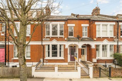 5 bedroom terraced house to rent, Ravenslea Road, London SW12