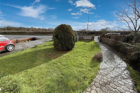 4 bedroom bungalow for sale, Southend Road, Corringham, Stanford-le-Hope, Essex, SS17