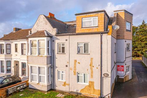 1 bedroom flat for sale, Lancaster Gardens, Southend-On-Sea SS1