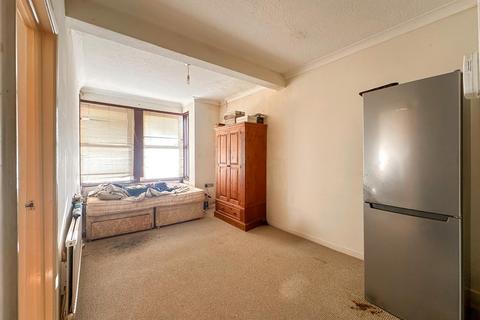 1 bedroom flat for sale, Lancaster Gardens, Southend-On-Sea SS1