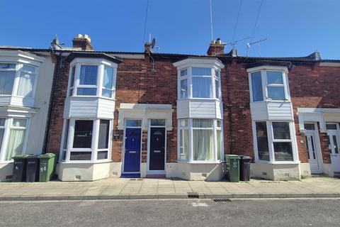 2 bedroom terraced house to rent, South Road, Fratton