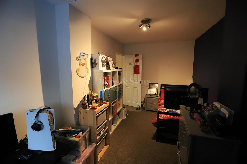 Bedroom 4/Dining Room