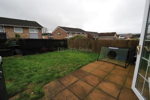 3 bedroom semi-detached house for sale, Avon Close, Pontllanfraith, Blackwood, Caerphilly. NP12