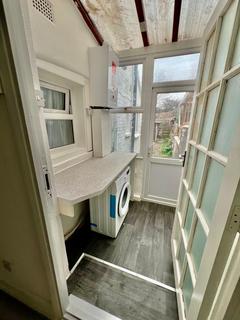 3 bedroom flat to rent, Angle Road, Grays RM20