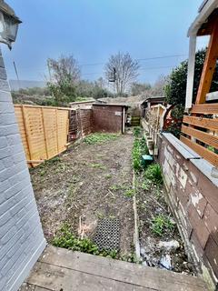 3 bedroom flat to rent, Angle Road, Grays RM20