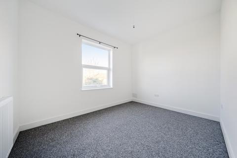 2 bedroom flat to rent, 221 Dover Road, Folkestone, CT19